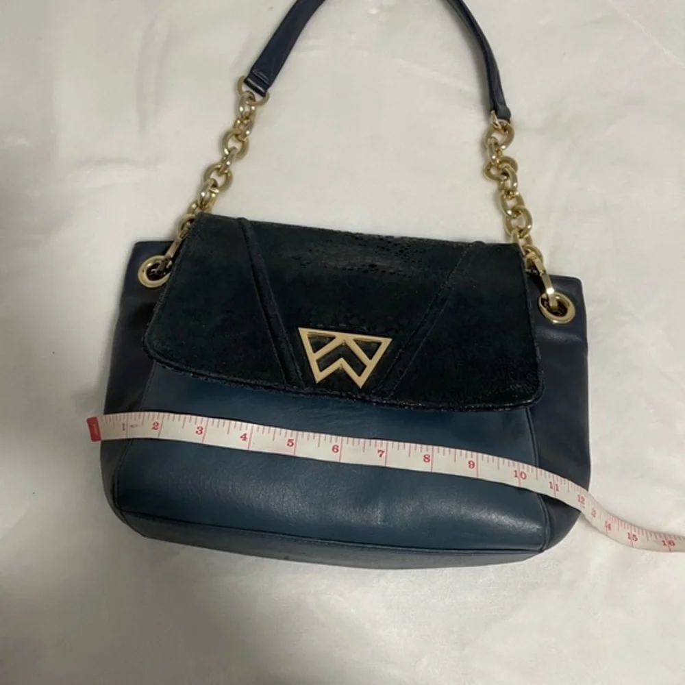 Kelly Wynne Pop the Champagne Shoulder Bag